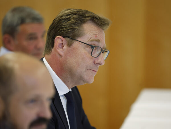 Predvolilni pogovori, ne končne odločitve